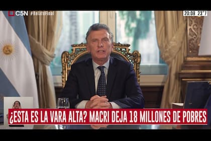 A cada ítem del discurso del presidente, la señal le publicaba un zócalo diferente