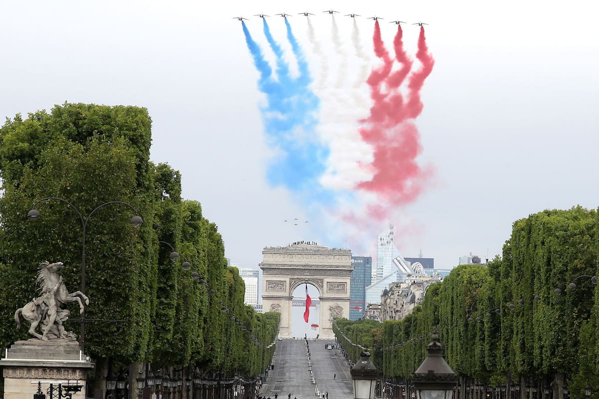 Place de la Concorde en París, el 14 de julio de 2020. - Francia celebra una versión reducida de su tradicional desfile del Día de la Bastilla este año debido a las medidas de seguridad sobre el COVID-19 Place