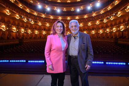Plácido Domingo y la soprano María José Siri en el ensayo de ayer en el Colón, la mítica sala que vistió por primera vez hace 5 décadas