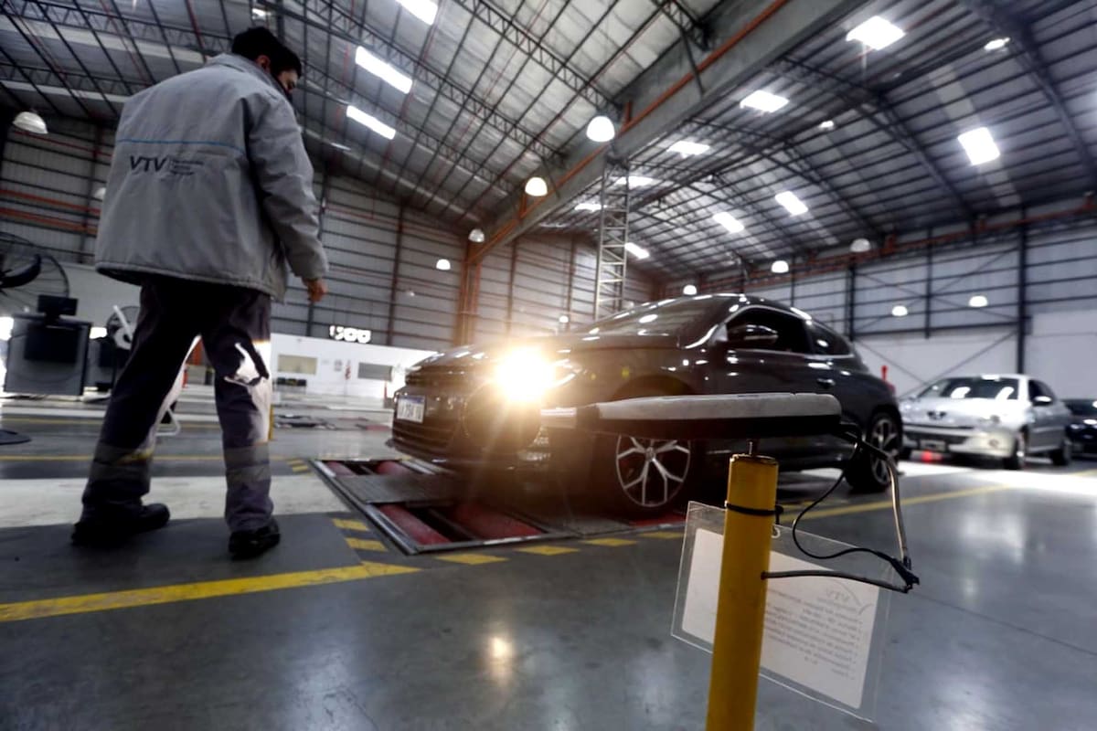 Planta de VTV (verificación técnica vehicular) en calle Donado al 900