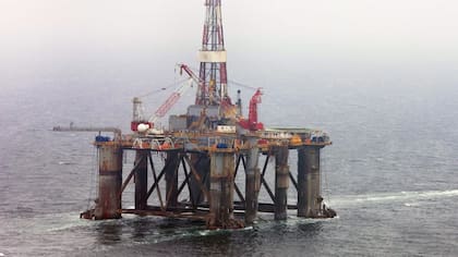 Plataforma de petróleo en las cercanías de las Malvinas