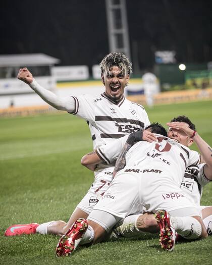 Platense, campeón del Torneo Apertura 2025, jugará la Copa Libertadores por primera vez