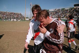 Volvió Platense: cómo era el mapa del fútbol argentino cuando descendió, en 1999