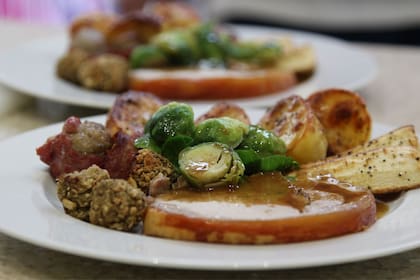 Una opción económica para la comida de Navidad es un plato con cerdo