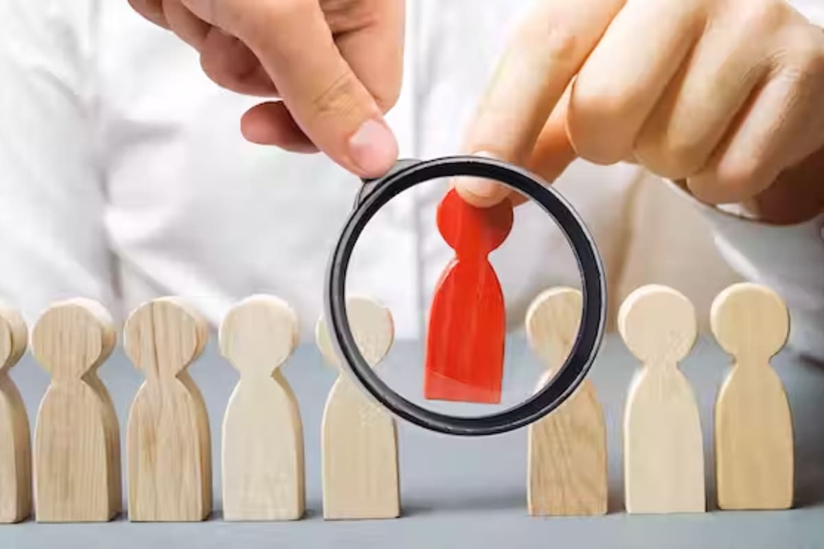 Platón argumentó que aquellos con la mejor educación son también los más justos y, por lo tanto, los más aptos para dirigir los asuntos públicos