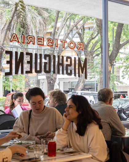 Platos tradicionales, para comer en el restaurante o para llevar