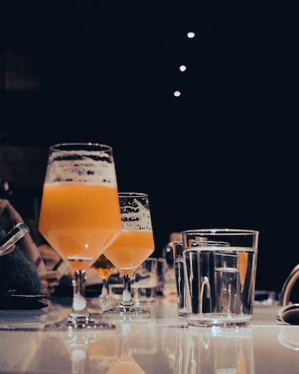 Platos y cervezas artesanales a precio especial en Strange Brewing durante los partidos de la Argentina