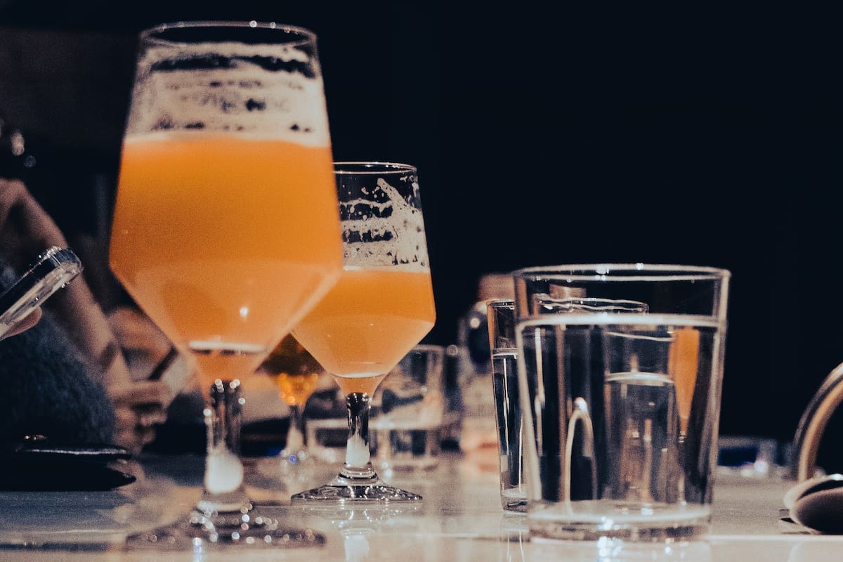Platos y cervezas artesanales a precio especial en Strange Brewing durante los partidos de la Argentina