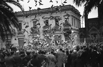 Plaza 25 de mayo, Alberto Haylli, c. 1940