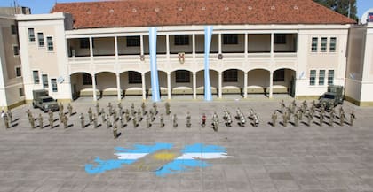 Plaza de armas del Batallón de Comunicaciones 181 en la Ciudad de Bahía Blanca. (Cortesía Mariana Morganti).