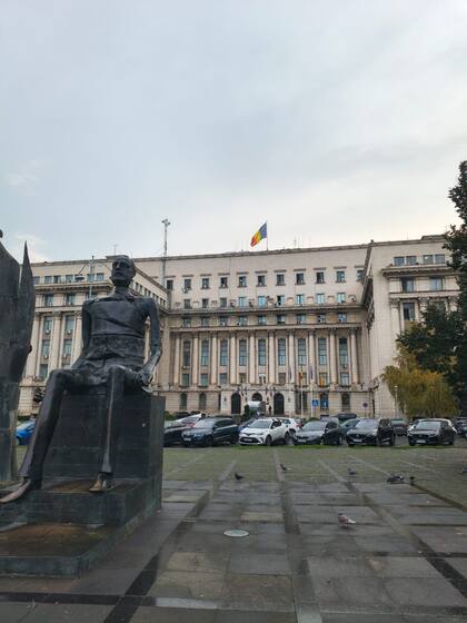 Plaza de la Revolución, en el centro de Bucarest, Rumania. Fuente: Juan Landaburu