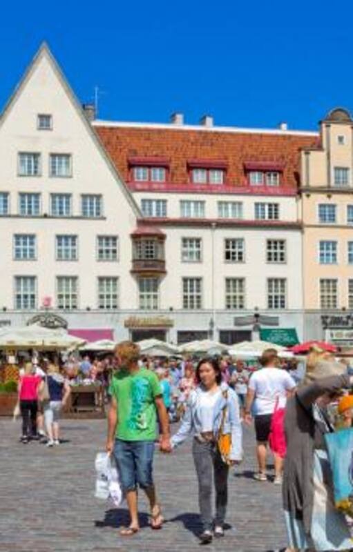 Plaza del ayuntamiento de Tallin, Estonia, el país más digitalizado de Europa (Foto: iStock Photo)