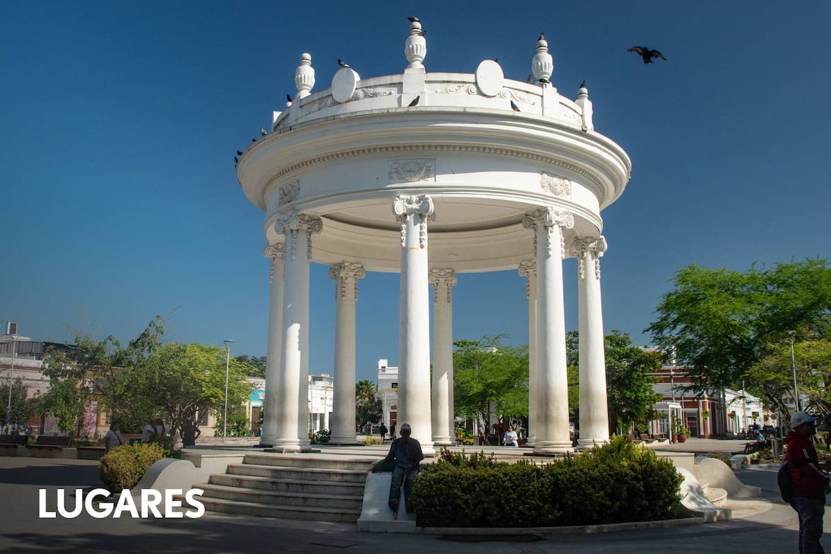 Plaza del Centenario en Ciénaga, uno de los pueblos que inspiró la obra cumbre de Gabo