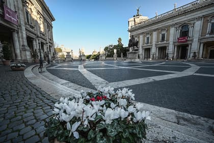 Plaza Venecia, vacía por efecto del Coronavirus.