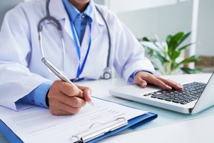 Plazo perentorio: clínicas y hospitales tendrán solo un mes para reintegrar cobros excesivos detectados