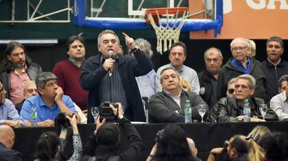 El plenario de la CGT en Ferro