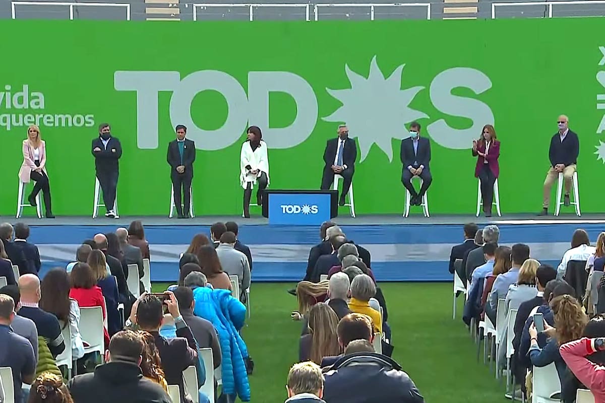 Plenario del Frente de Todos en La Plata