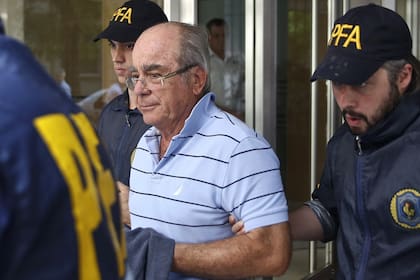 Plo y Zupivich están en la mira por las operaciones en Estados Unidos realizadas por Muñoz y su esposa