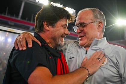 Pochettino y Bielsa, durante el último amistoso de preparación entre EE.UU. y Uruguay; Bielsa lo fue a buscar a su casa de Murphy cuando tenía 14 años