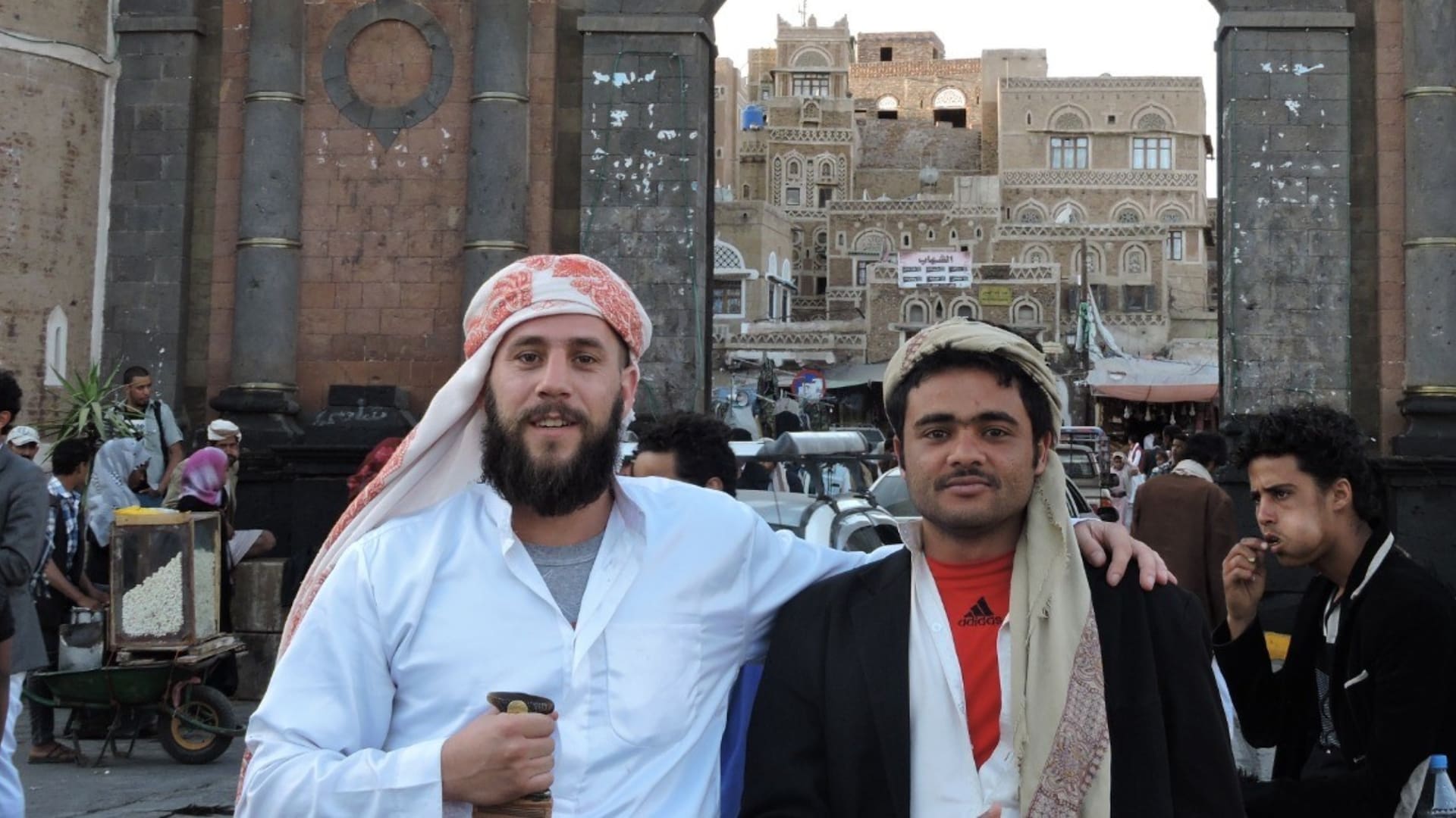 Poco antes de viajar a Yemen, comenzó a sentir algo de miedo porque ese país estaba al borde del “colapso”. Esa palabra significaba que estaban viviendo un conflicto armado, con escasez de recursos, bloqueos y bombardeos.