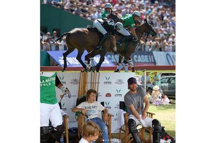 Poco después de que Ellerstina le ganara a La Natividad en Palermo, Polito Pieres publicó en Instagram esta imagen de ese partido y una de cuando él había jugado por el equipo verde, en 2012; fue como una premonición.