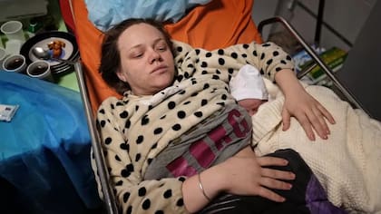 Pocos días después del ataque, Marianna dio a luz a su hija Veronika en otro hospital