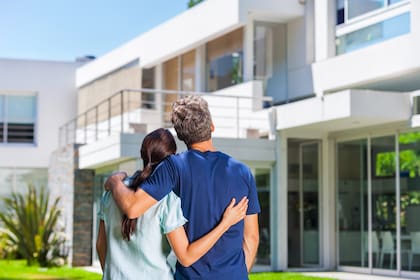 Poder acceder a la casa propia, ya sea para comprar o construir, es un deseo que moviliza emociones y sensaciones: a partir de mayo se lanza una línea de crédito hipotecario en UVA