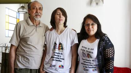 Poder expresarse. Lissandro les contó a sus padres cómo se sentía a través de una historia que hizo con dibujos