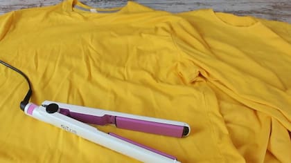 Podés utilizar la plancha de pelo para la ropa