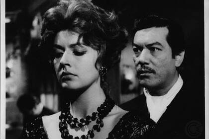 "Podría decirse que el cine me ha aportado el mundo visual. Sin embargo, no se ha hecho ningún buen film con mis cuentos salvo Hombre de la esquina rosada, de René Mugica, que es superior al texto mío", reconoció