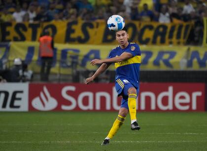 Pol Fernández apareció como volante central ante Estudiantes y River; pero ya fue corrido de ese rol en el último partido con Corinthians; un reflejo de las dudas de Battaglia en Boca