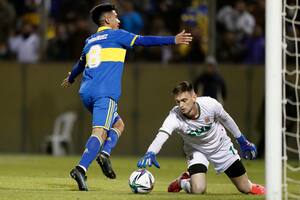 Pol Fernández festeja su gol a Agropecuario