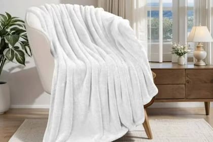Polar soft, abrigada y elegante, la manta que Walmart vende por menos de US$10