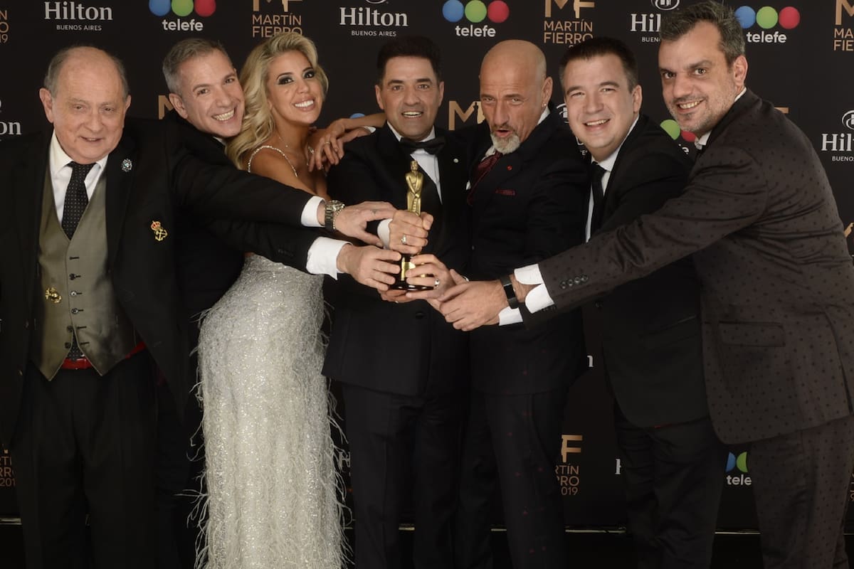 Polémica en el bar ganó por ser el mejor programa humorístico y generó un debate