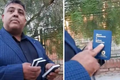 Polémica en Neuquén: repartían biblias en la puerta de una escuela.