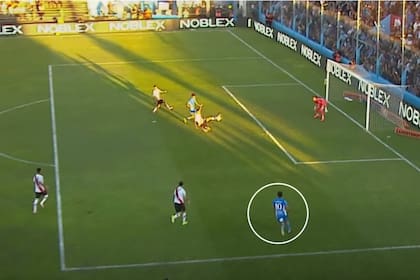 Polémica por los fallos en el partido de River: un penal no cobrado, un gol anulado y tanto para el conjunto millonario.