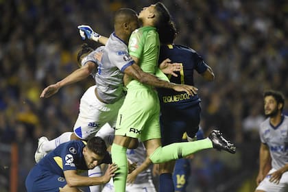 El choque entre Dedé y Andrada en Boca-Cruzeiro
