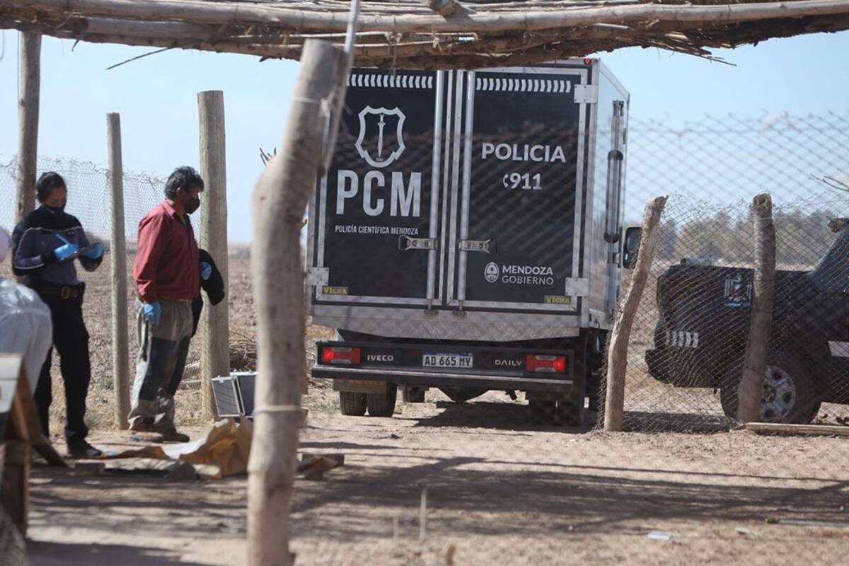 Policía Científica, en la escena del asesinato del productor rural Teodoro Carmona