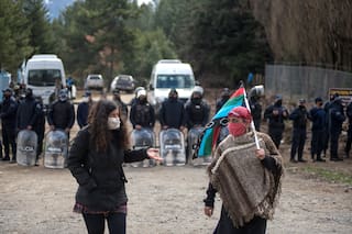 Río Negro: bajo la amenaza ancestral de los mapuches