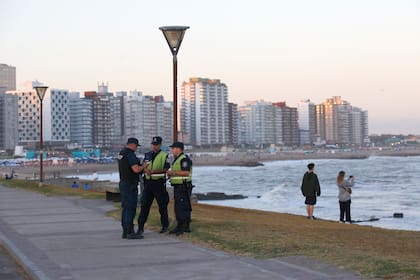 Policia recorre la zona en donde fue atacada la joven turista.
31 de Enero 2026.