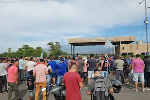 Policías autoconvocados frente al aumento ofrecido por el Gobierno