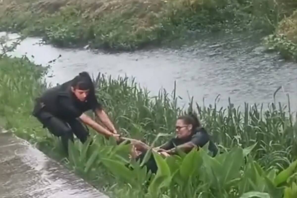 Policías detuvieron a un hombre que se tiró a un canal tras agredir a su expareja