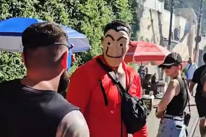 Policías disfrazados para operativos en Carnaval. Fuente: X