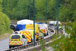 Choque frontal en el noreste de Inglaterra deja 7 muertos, incluidos 2 policías