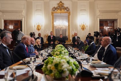 Política comercial de EE.UU. provoca temores de pérdida de empleos y problemas económicos en África