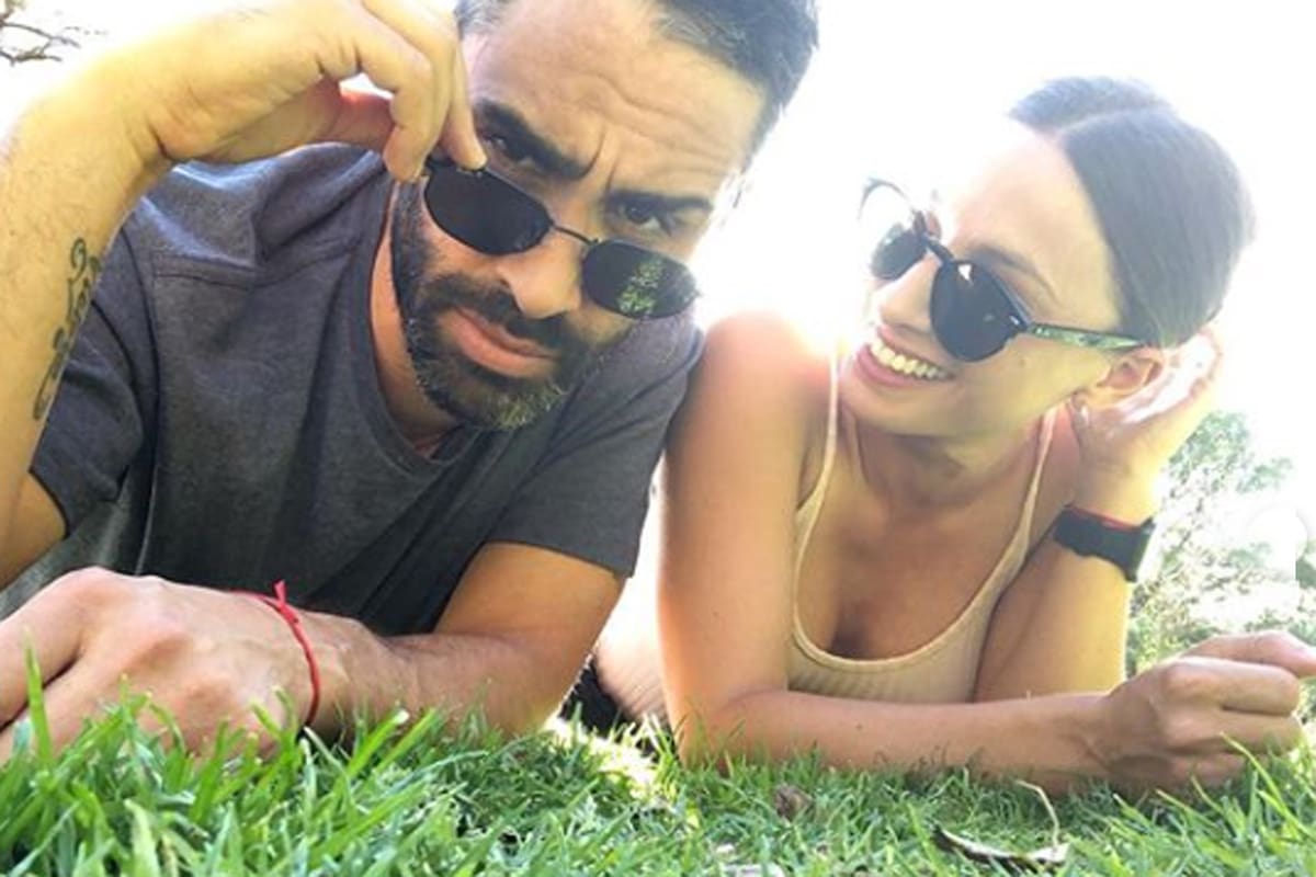 Pollo Álvarez hizo una advertencia a los que le escriben a su mujer al celular a cualquier hora