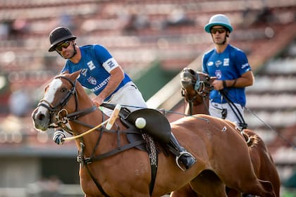 El cogotazo de Facundo Pieres