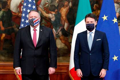 Pompeo, junto a Conte
