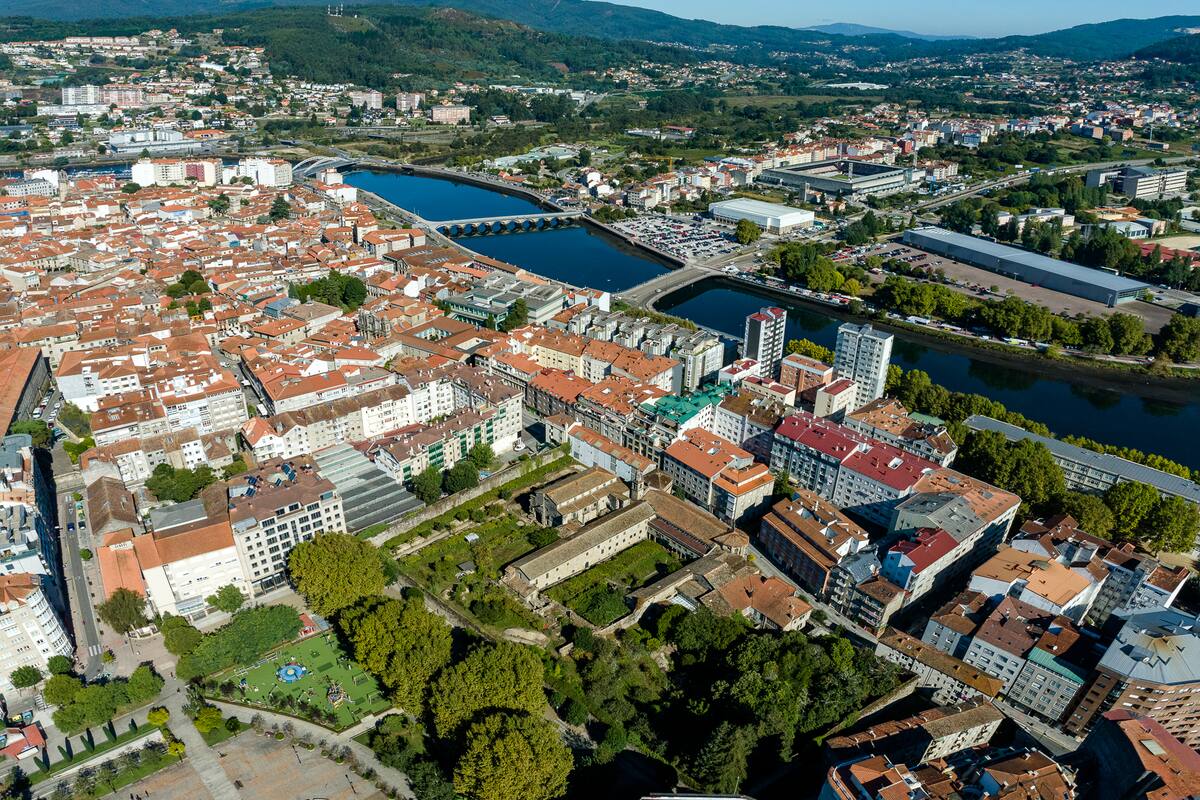 Pontevedra es una ciudad española que decidió priorizar al peatón por sobre a los autos desde 1999