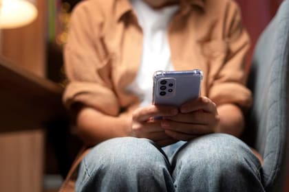 Popcorn Brain, el fenómeno adictivo que está destruyendo tu atención a la velocidad de TikTok